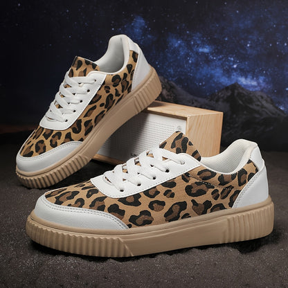 Sneakers da donna con stampa leopardata retrò