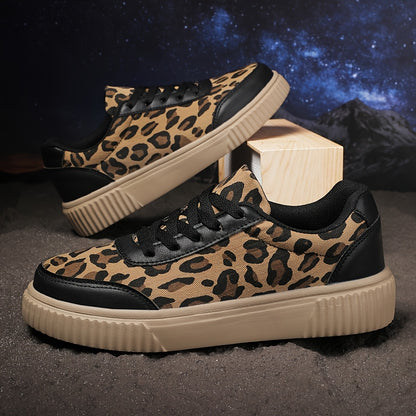 Sneakers da donna con stampa leopardata retrò